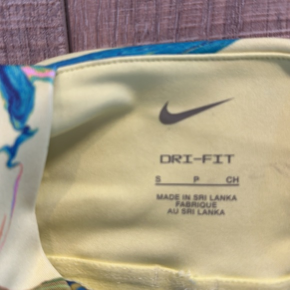 "Nike Dri-Fit Yellow Tie Dye Sports Bra, Size Small. - Picture 4 of 4